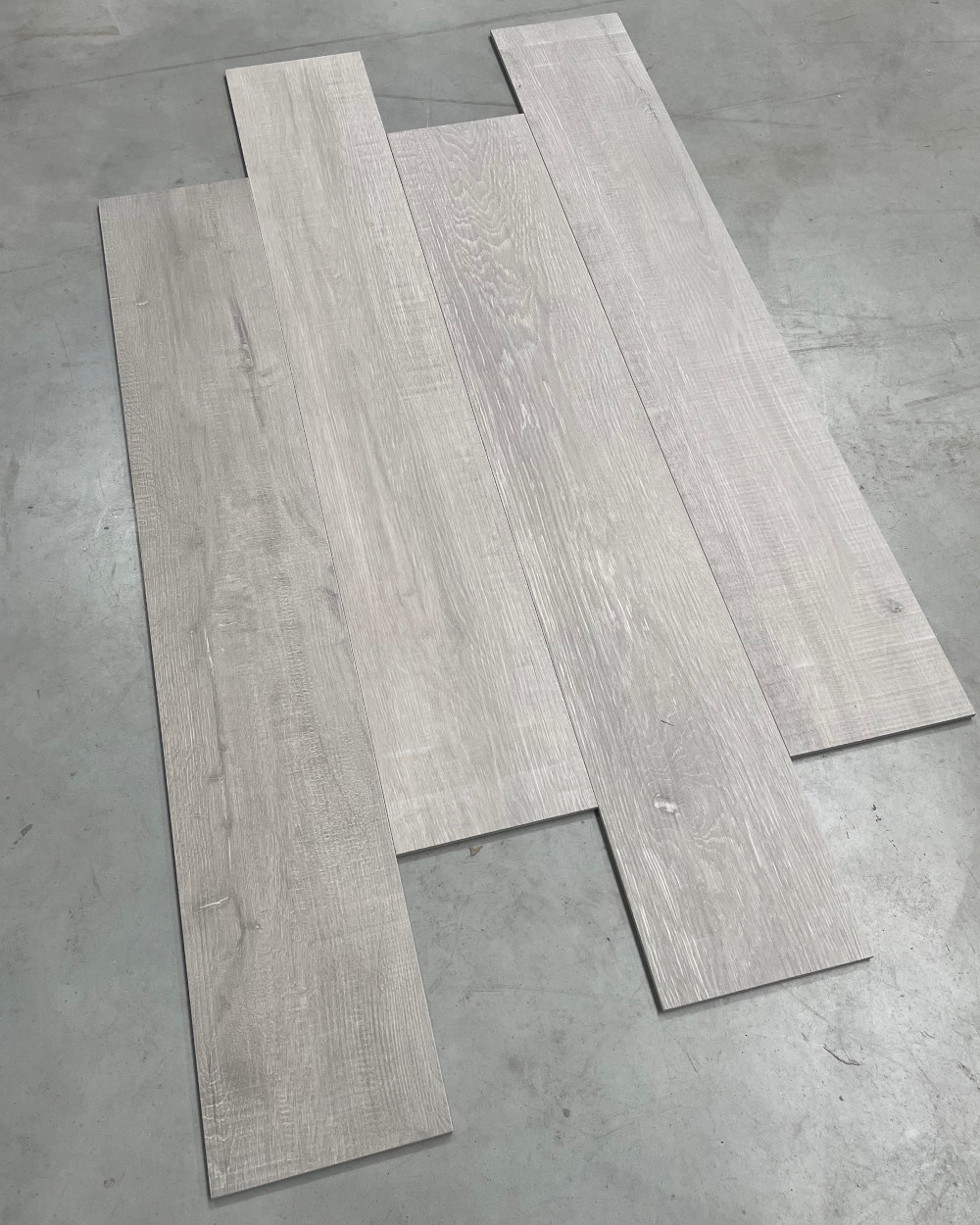 Charwood New Ash 20x120cm Feinsteinzeug glasiert