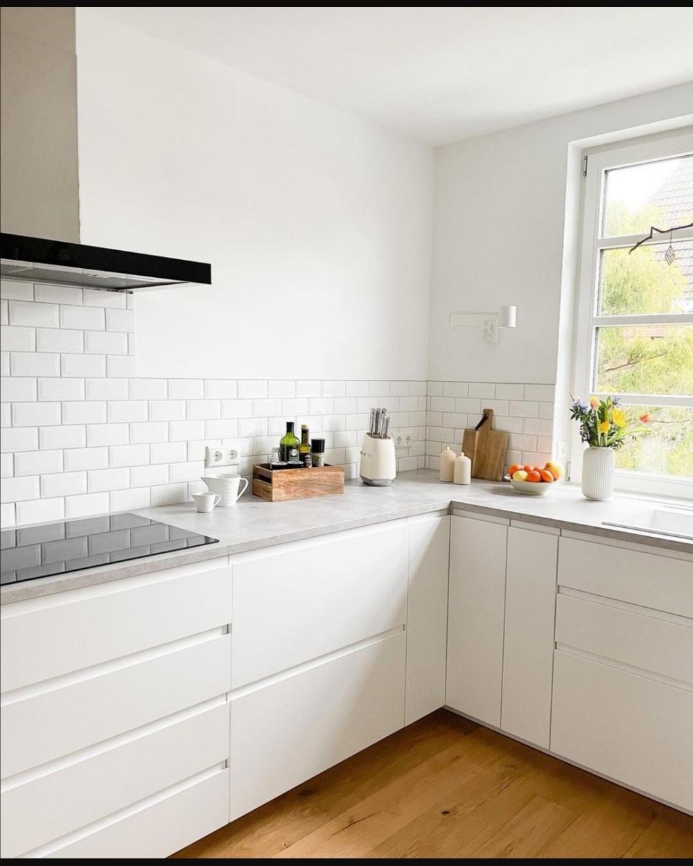 white metro tile kitchen